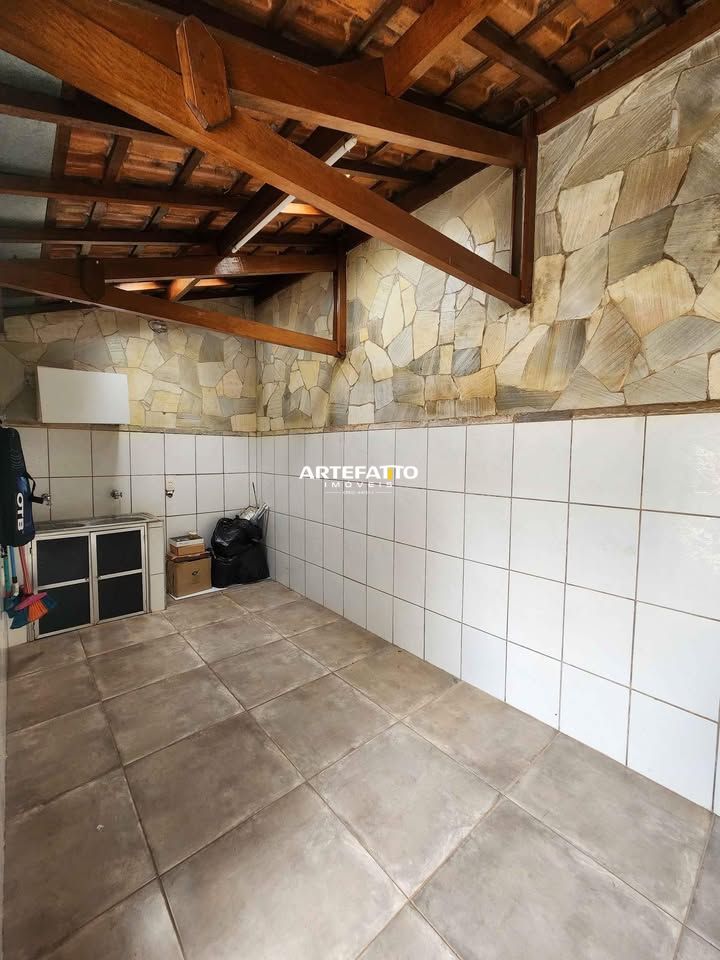  - 
				Casa com 2 dormitórios no bairro Primo Meneghetti
			