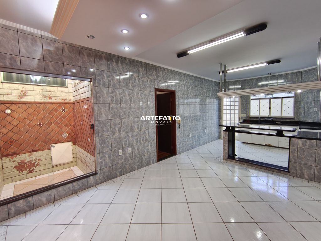 Casa à venda com 3 quartos, 237m² - Jardim Barão,Franca 