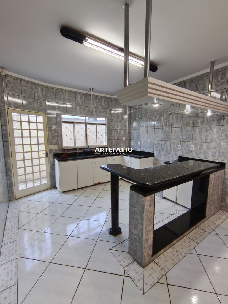 Casa à venda com 3 quartos, 237m² - Jardim Barão,Franca 