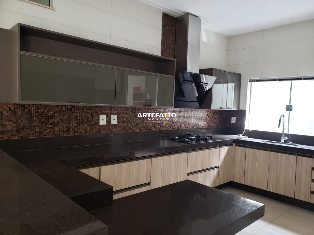 Casa à venda com 4 quartos, 217m² - Jardim Piratininga,Franca 