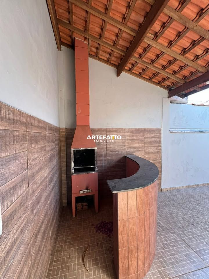  - 
				Casa com 3 dormitórios no bairro Jardim Piratininga
			