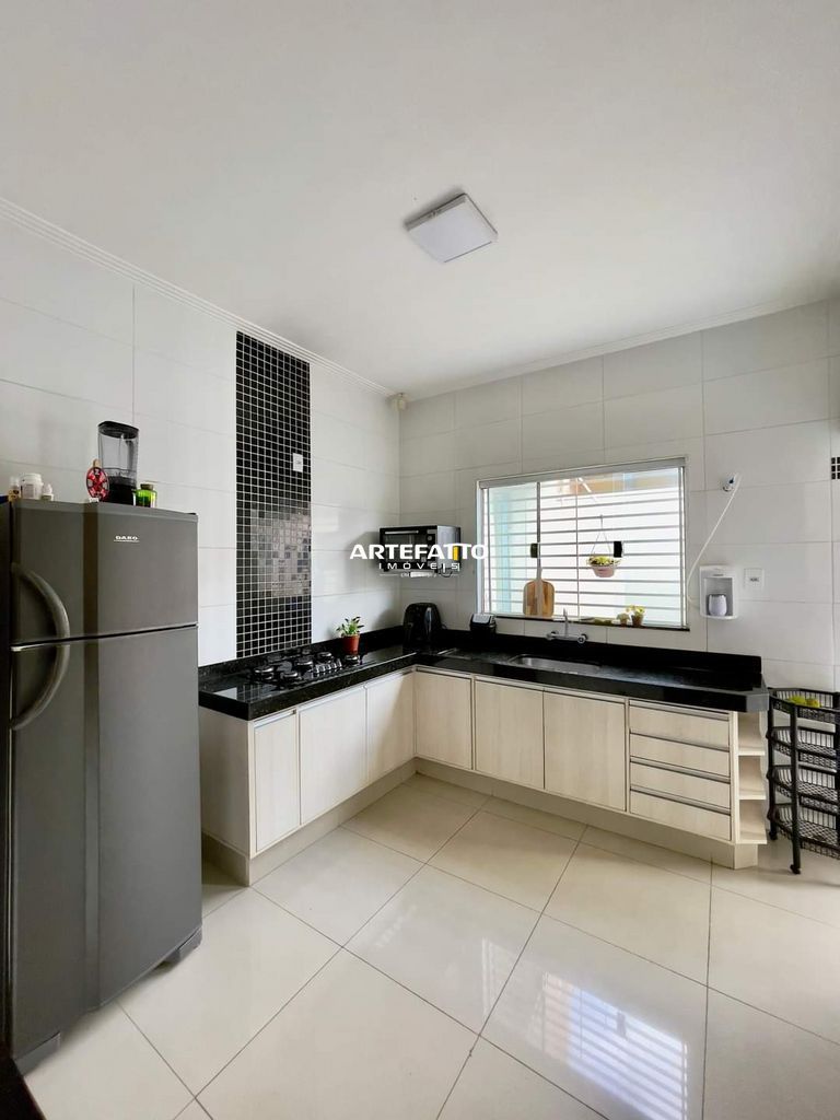  - 
				Casa com 3 dormitórios no bairro Residencial Palermo em Franca/SP
			