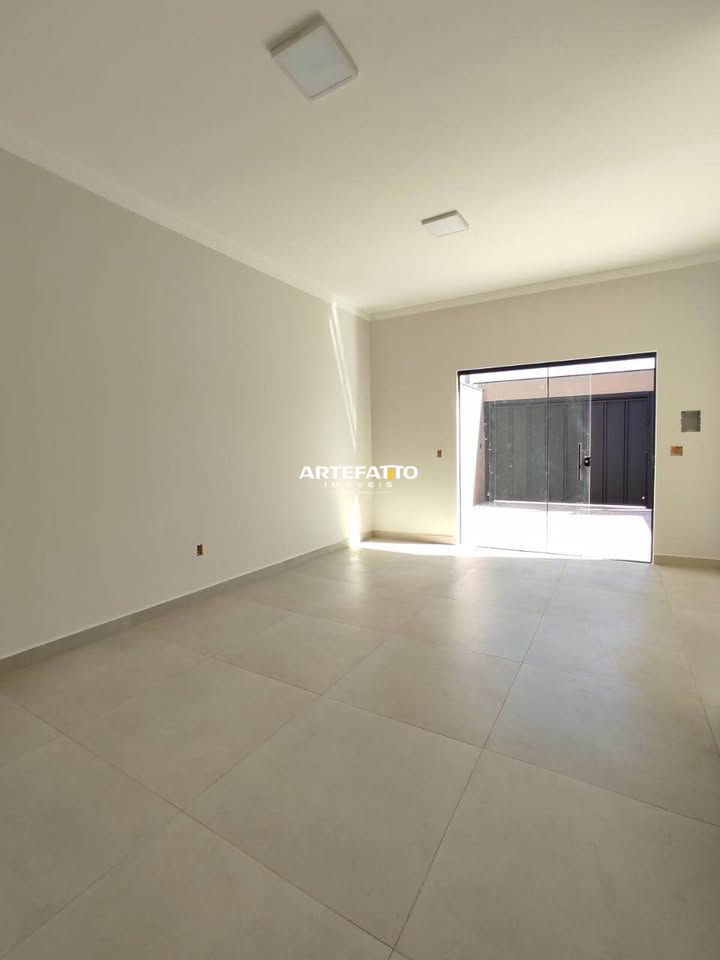  - 
				Casa à venda no Jardim Adelinha, 3 dormitórios, 1 suíte
			