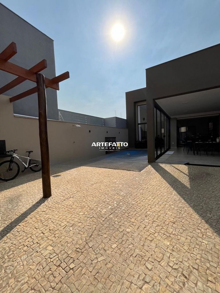  - 
				CASA JARDIM BOTANICO
			