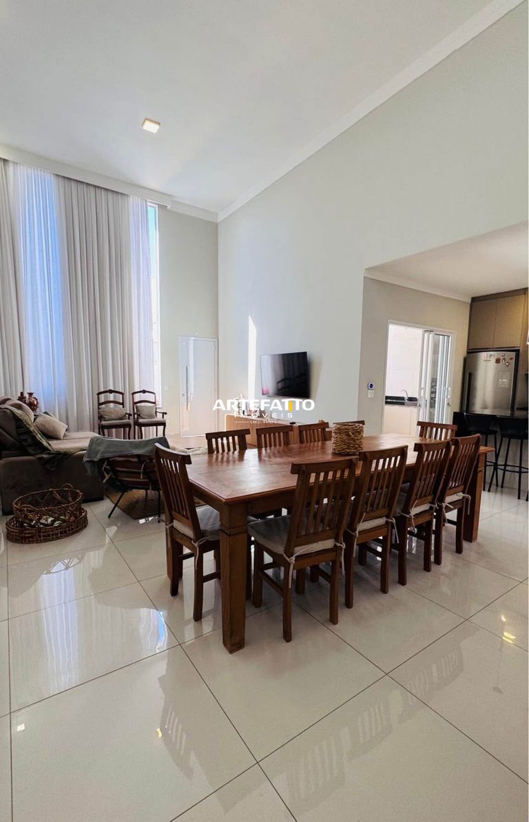  - 
				Casa à Venda no Jardim Botânico
			