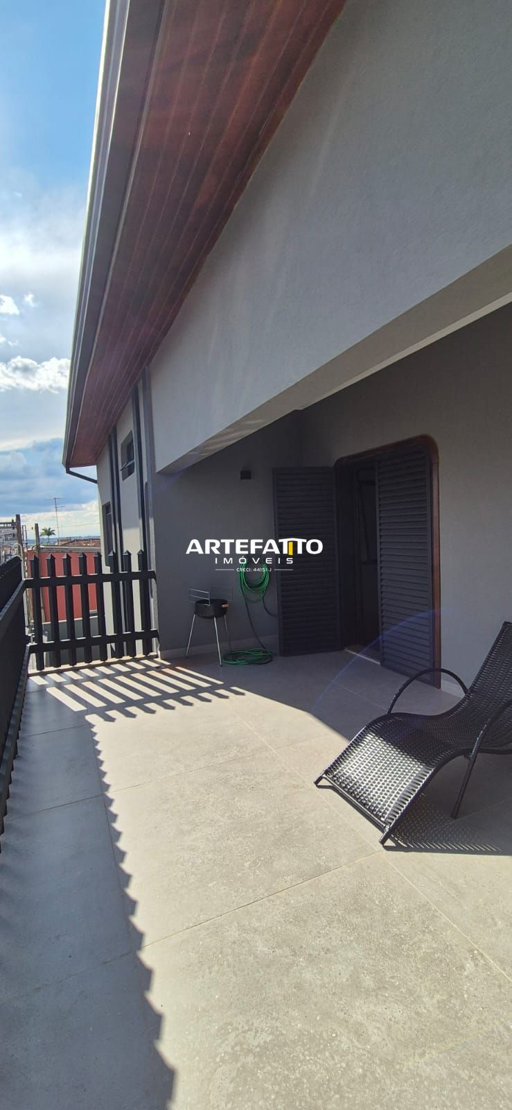  - 
				Vende-se Sobrado Jardim Califórnia, 4 dormitórios sendo duas suítes
			