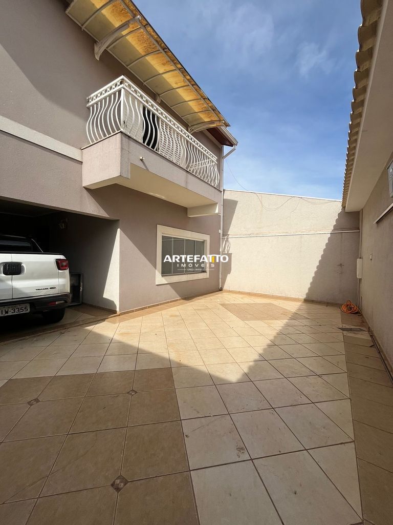 Sobrado à venda com 4 quartos, 290m² - Jardim Éden,Franca 