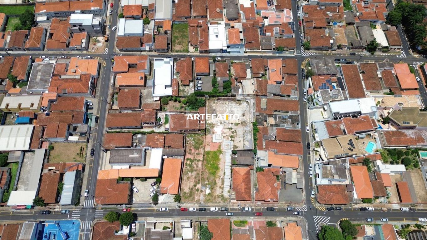  - 
				Terreno à venda, 1.613 m² no Centro de Franca
			