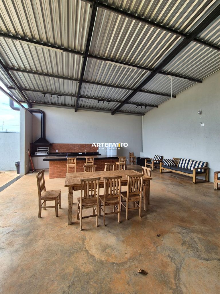  - 
				VENDE-SE LINDA ÁREA DE LAZER EM CRISTAIS PAULISTA
			