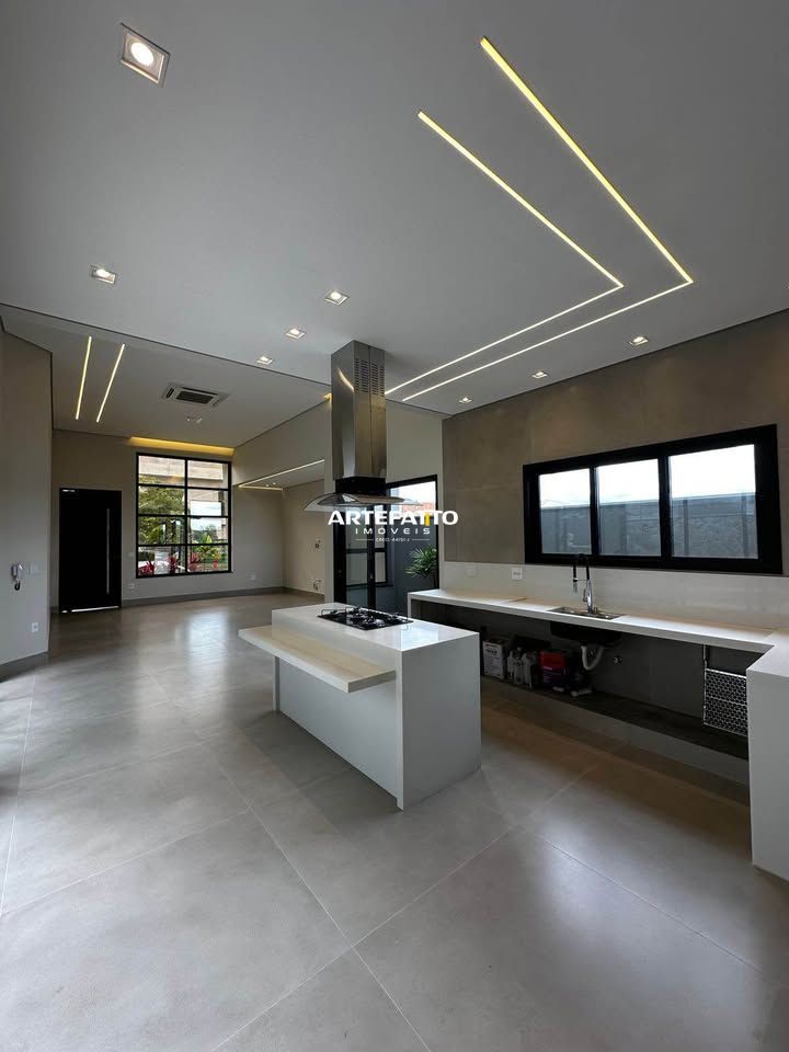  - Casa à Venda em Villa di Capri, Franca - SP