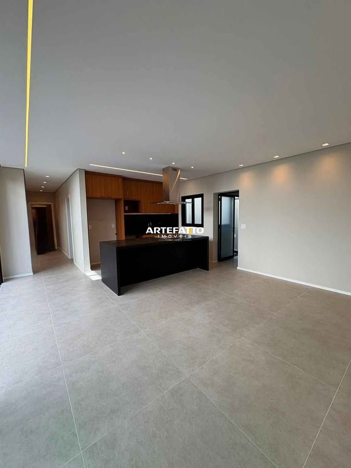  - 
				Casa de condomínio à venda, no Veredas, com 3 suítes e 365m²
			