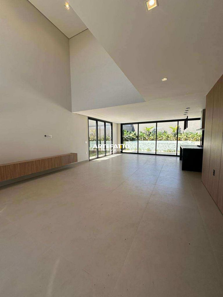 Casa à venda com 3 quartos, 240m² - Villa Piemonte,Franca 