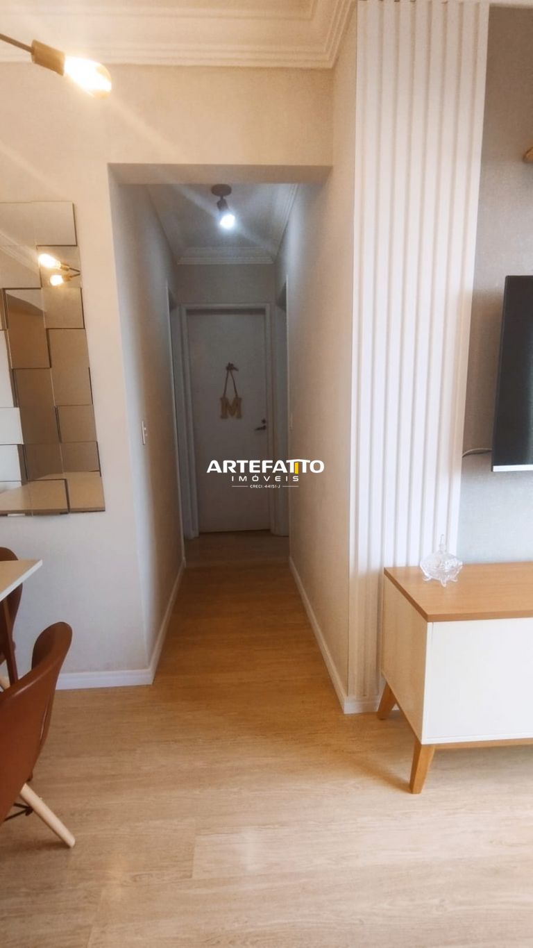  - 
				Apartamento 2 dormitórios varanda e vaga de garagem
			