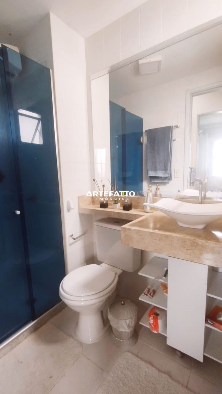  - 
				Apartamento 2 dormitórios varanda e vaga de garagem
			