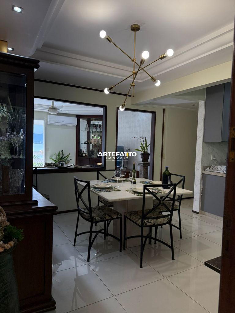 Apartamento à venda com 3 quartos, 136m² - Praia das Toninhas,Ubatuba 