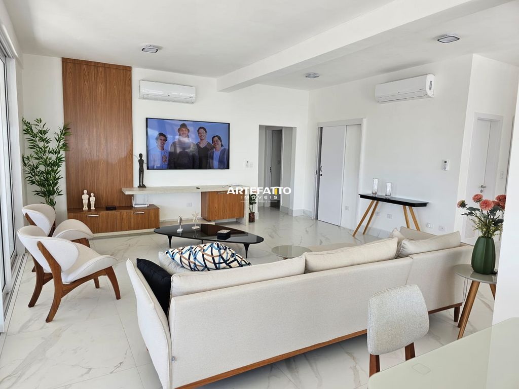  - 
				Cobertura à venda em Ubatuba, Itaguá, com 3 quartos, 500m²
			