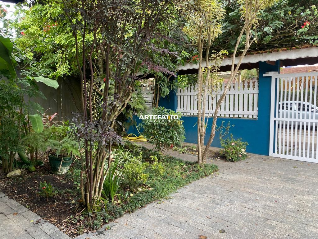  - 
				Fantástica casa no Itaguá próximo ao Projeto Tamar
			