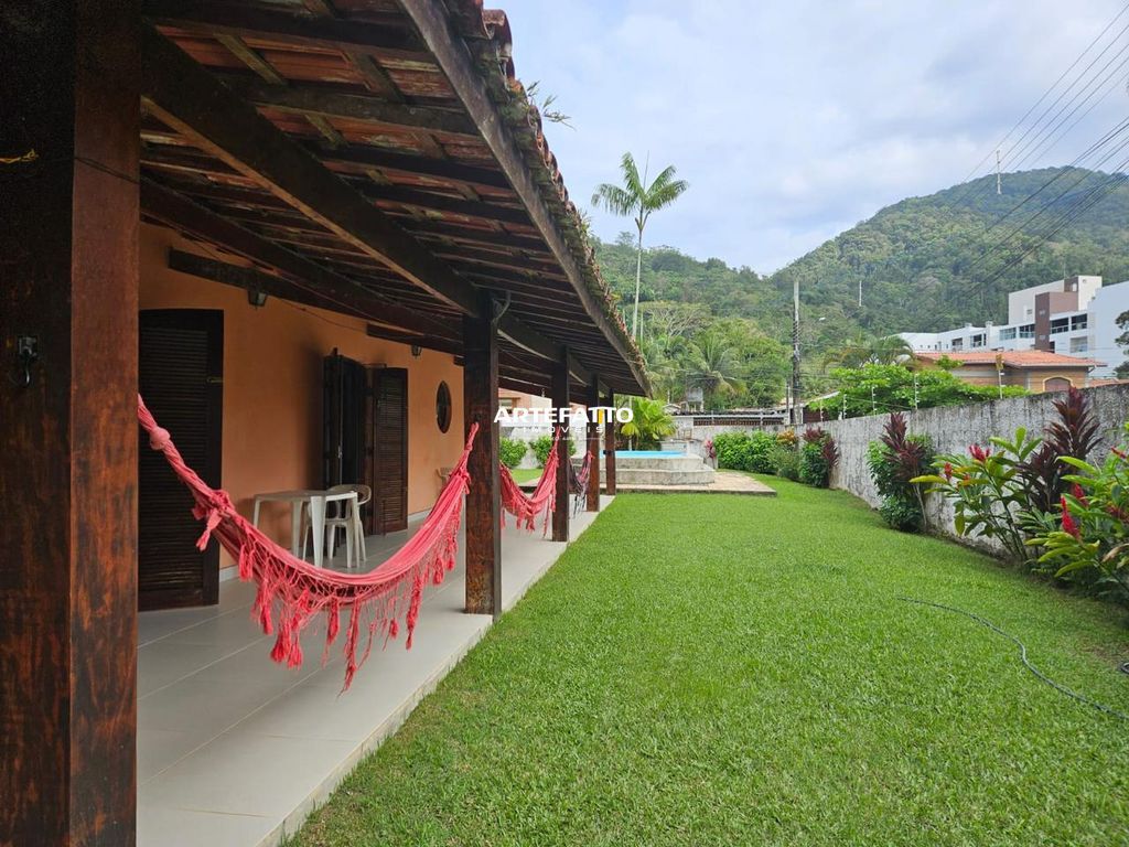 Casa à venda com 5 quartos, 244m² - Toninhas,Ubatuba 