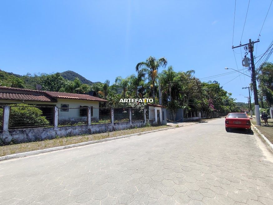  - 
				Casa com 3 dormitórios na Barra Seca em Ubatuba
			
