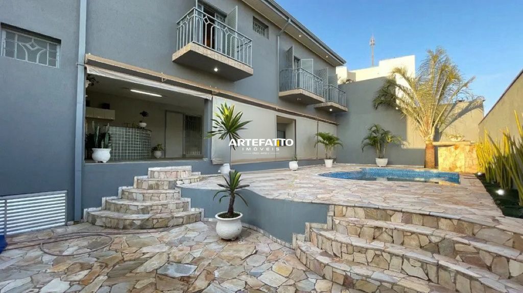 Casa à venda com 3 quartos, 270m² - Jardim Santana,Franca 