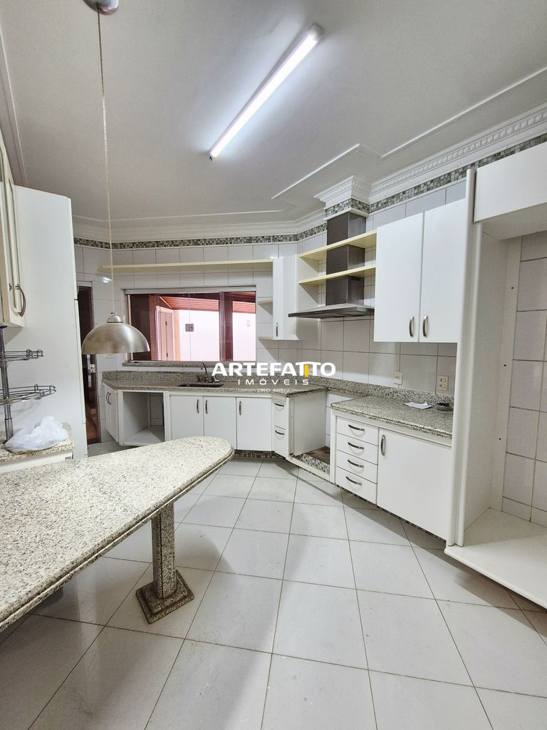 Casa à venda com 3 quartos, 270m² - Santo Agostinho,Franca 