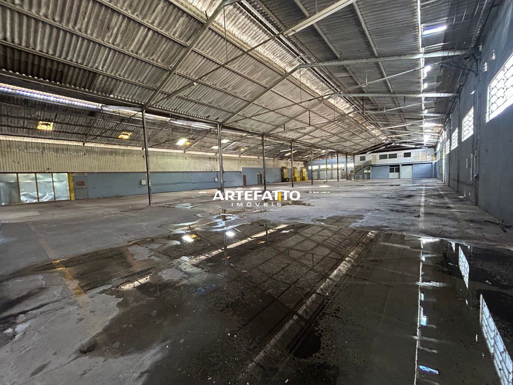  - GALPÃO INDUSTRIAL/COMERCIAL PARA LOCAÇÃO/FRENTE PARA A Rodovia Régis Bittencourt