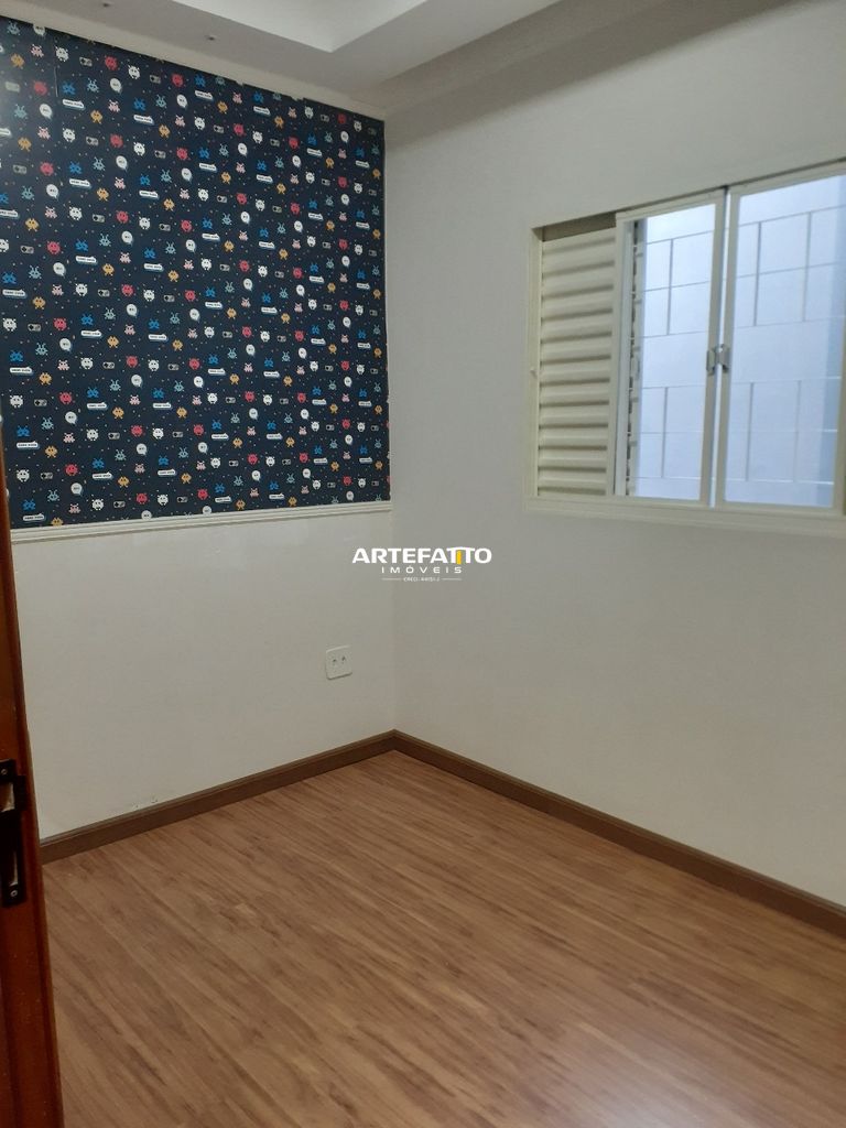  - Casa com 3 dormitórios no Polo Club