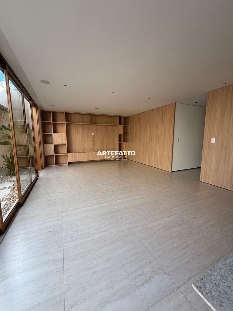  - Casa com 3 dormitórios no bairro São Jerônimo