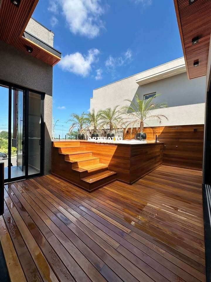  - Casa de condomínio à venda, no Villa Di Capri, com 4 suítes