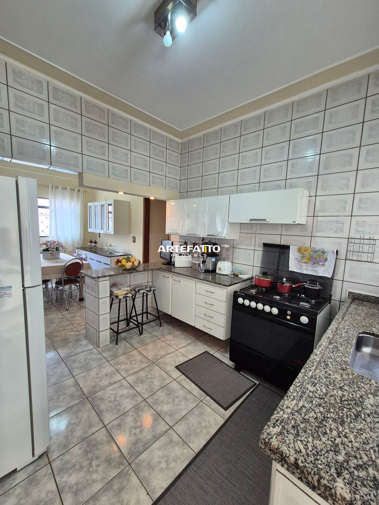  - Casa com 3 dormitórios no bairro Santa Terezinha