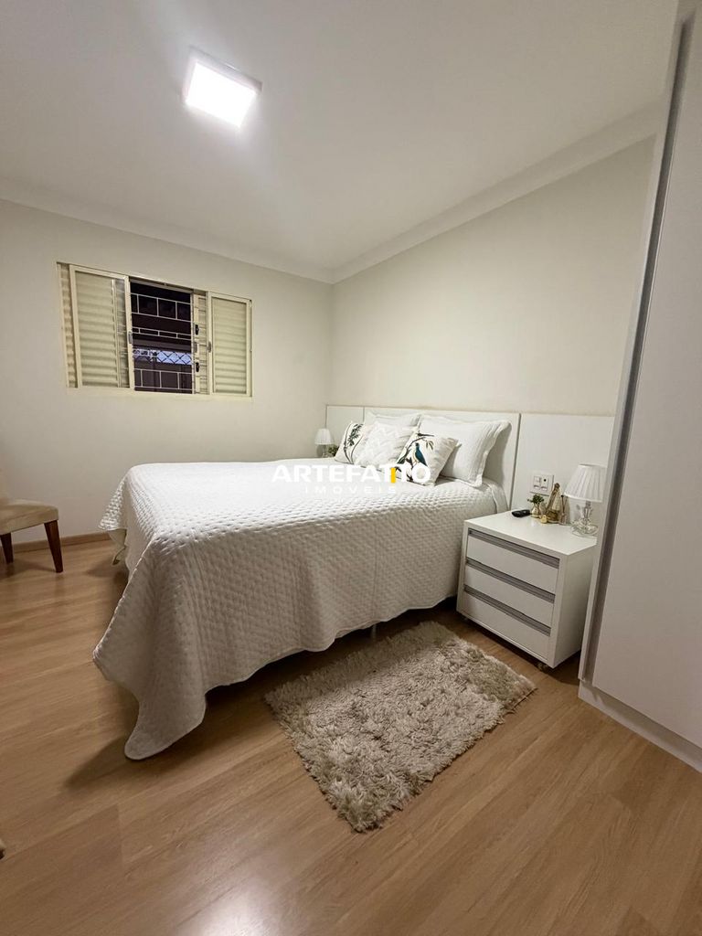  - Vende-se ótima casa no bairro Bonsucesso