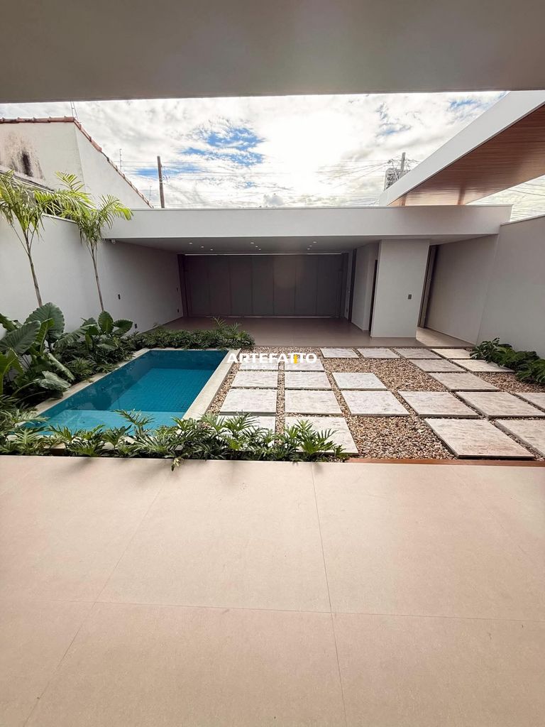  - Casa com 4 Suítes no bairro Parque dos Lima