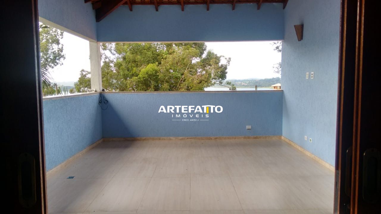  - Viva o privilégio de morar à beira da represa