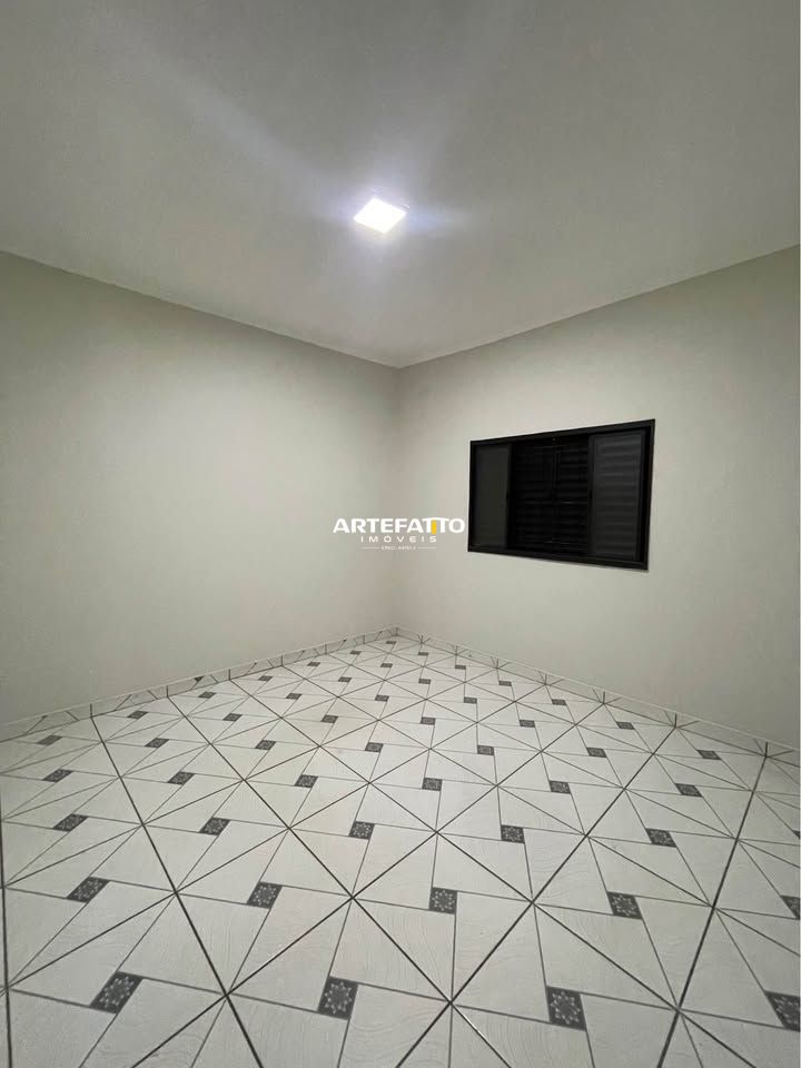  - Casa à venda no Jardim Ipanema, 2 dormitórios