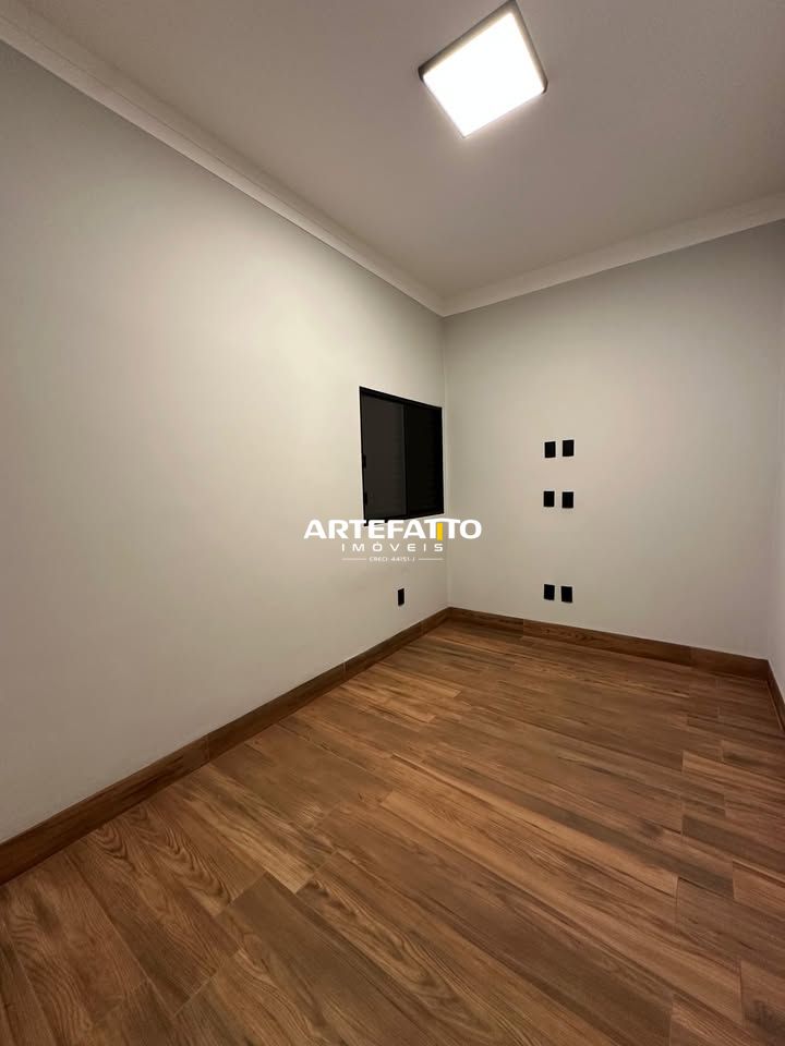  - Casa com 3 dormitórios no bairro Parque Moema