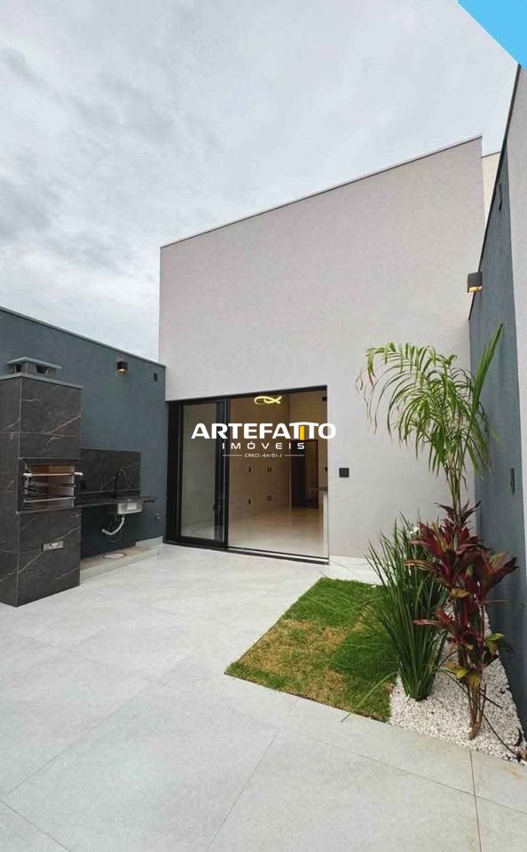  - Casa com 3 dormitórios no bairro Parque Moema