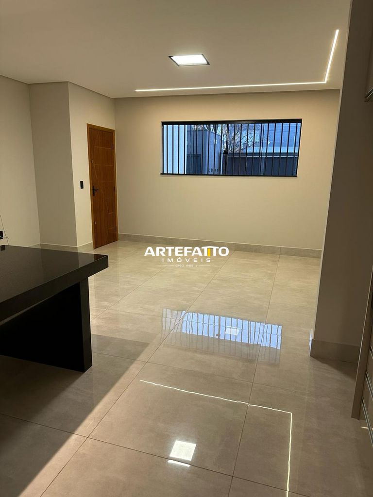  - Apartamento Moema, 3 dorm. 1 suíte, 2 vagas de garagem. Térreo. Moderno