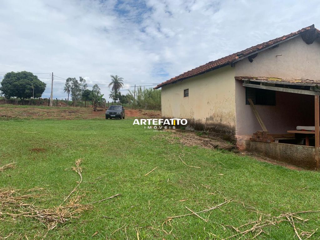  - Chácara à Venda em Frente ao Restaurante Jaborandi