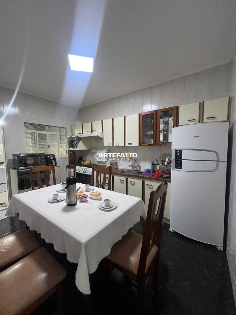  - Casa com 3 dormitórios no Jaridm Noêmia