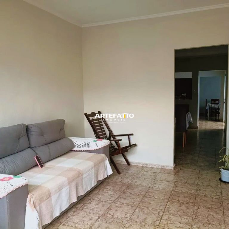  - Casa usada em terreno inteiro disponível no Res. Moreira Junior