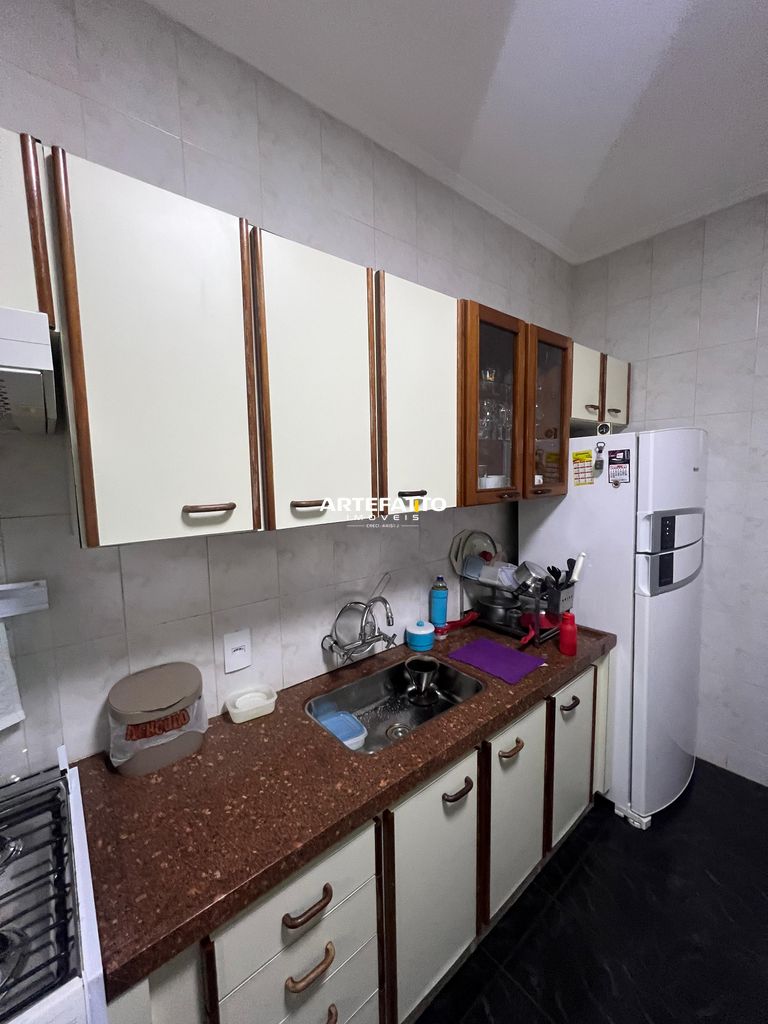  - Casa com 3 dormitórios no Jaridm Noêmia