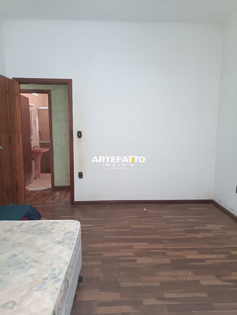  - Casa à venda no Jardim Lima, 3 dorm. sendo um suíte. garagem para 3 carros