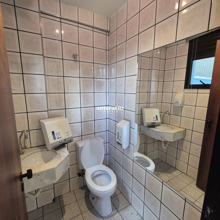  - 2 Salas comerciais no Edifício Medical Center em Franca