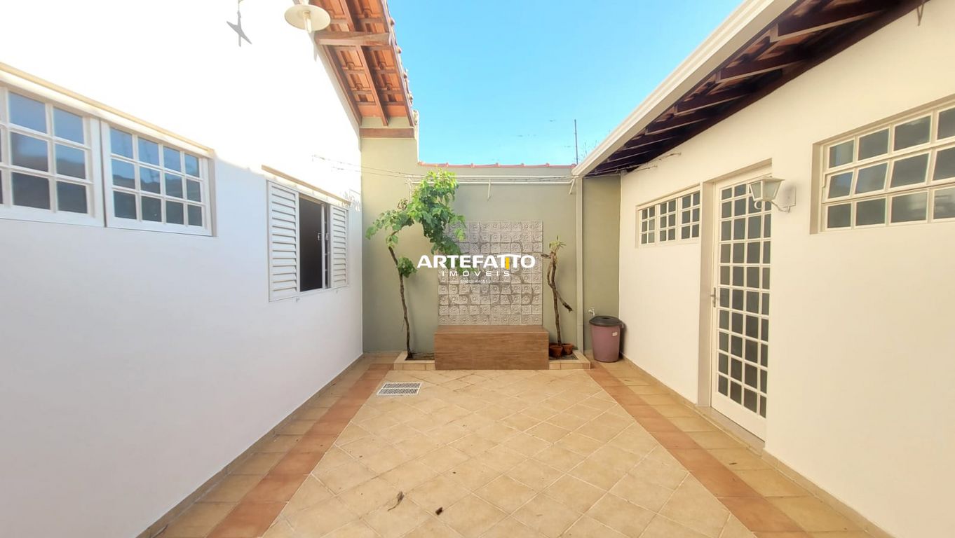  - Casa com 3 dormitórios no bairro Vila Marta