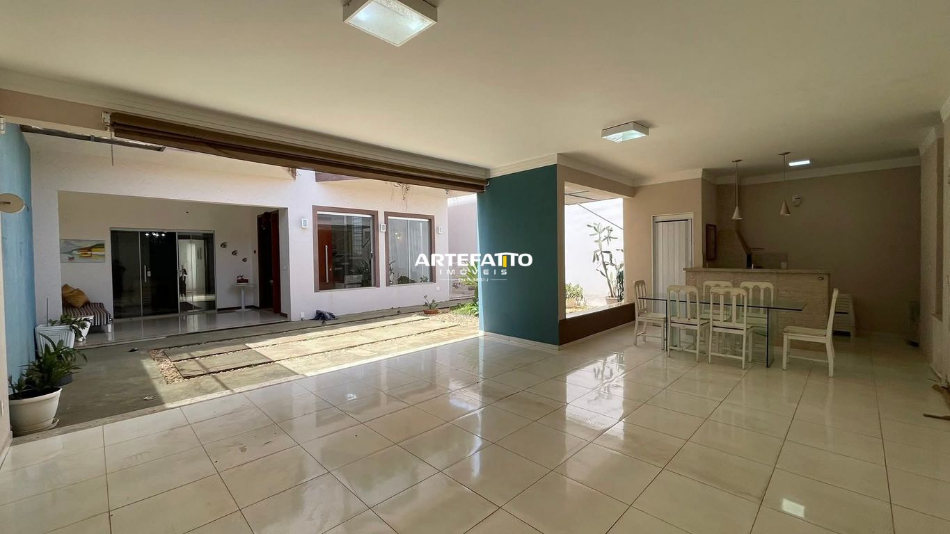 Sobrado à venda com 4 quartos, 282m² - Esplanada Primo Meneghetti,Franca 