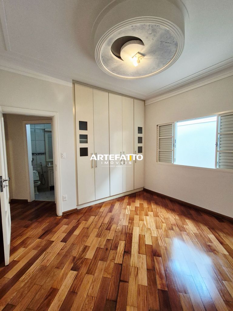 Casa à venda com 3 quartos, 270m² - Santo Agostinho,Franca 