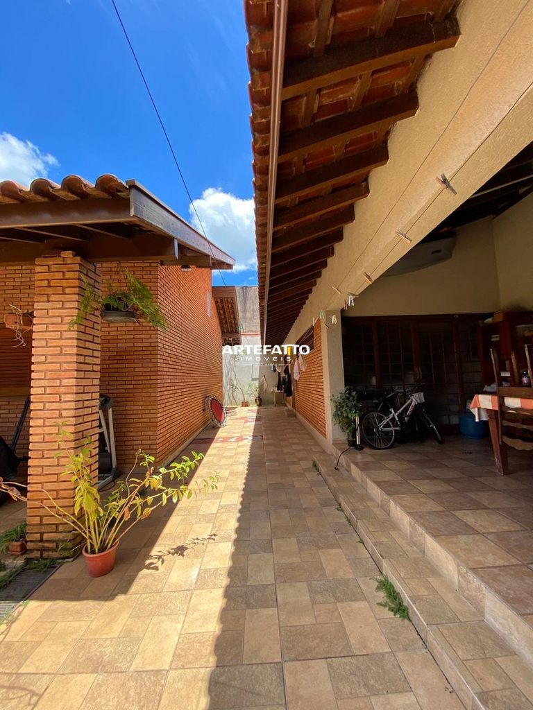Casa à venda com 3 quartos, 248m² - São Joaquim,Franca 