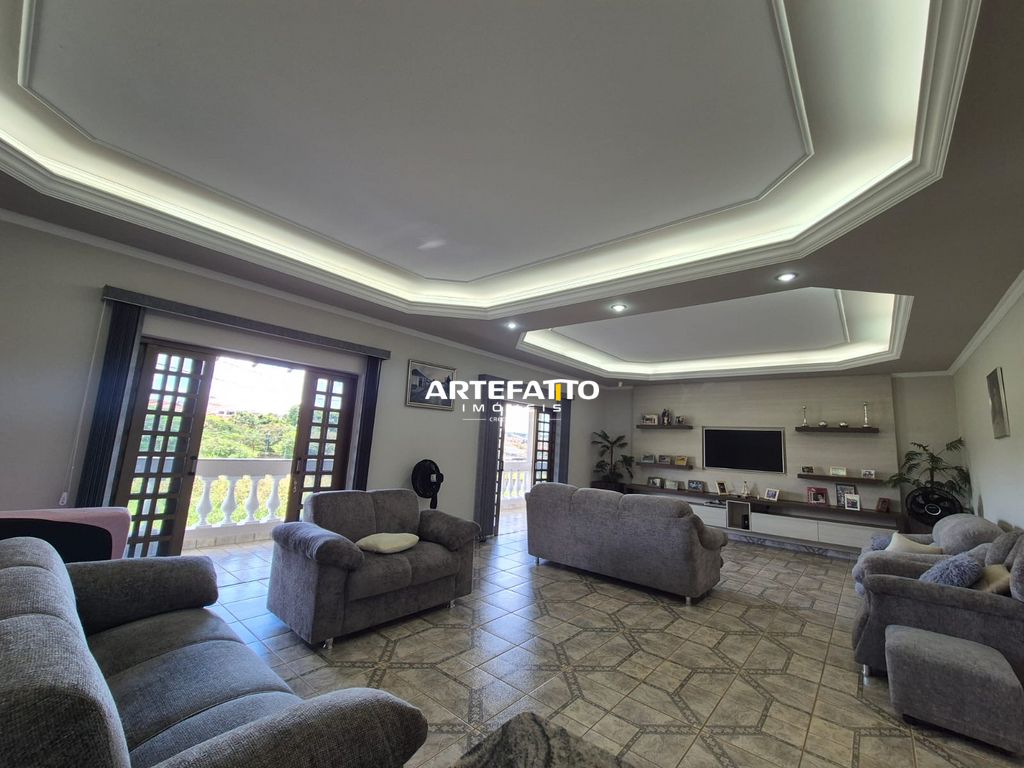 Sobrado à venda com 4 quartos, 303m² - Parque São Jorge,Franca 