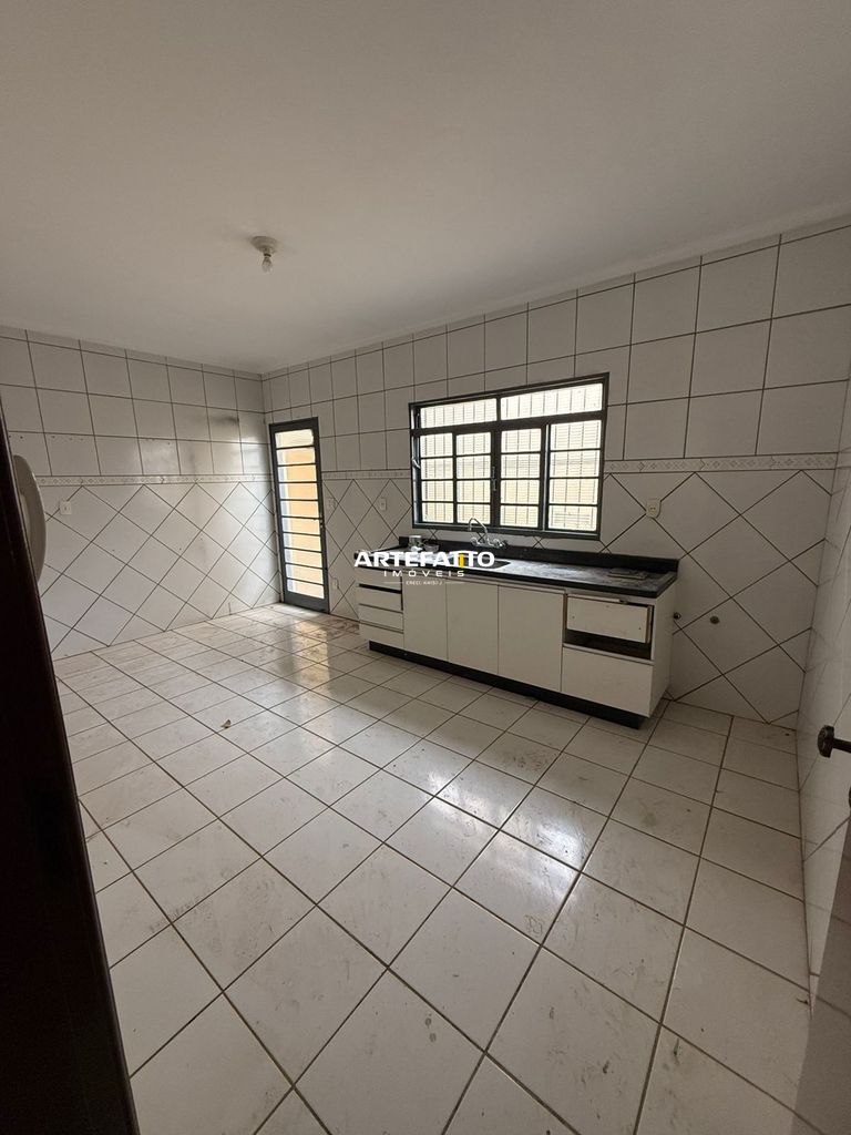  - Casa com 3 dormitórios no bairro Jardim Dermínio