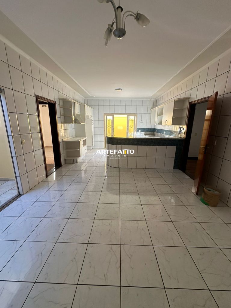 Casa à venda com 3 quartos, 192m² - Vila Santa Cruz,Franca 